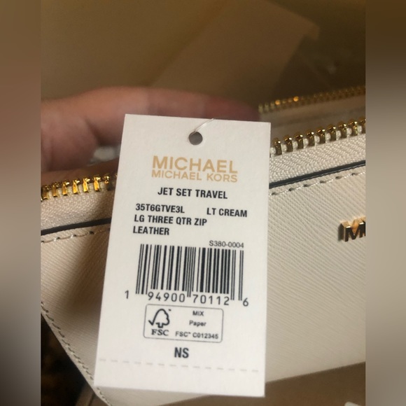 NWT MICHAEL KORS Jet Set Travel Lrg Saffiano Leather Quarter-Zip Wallet - Picture 7 of 13